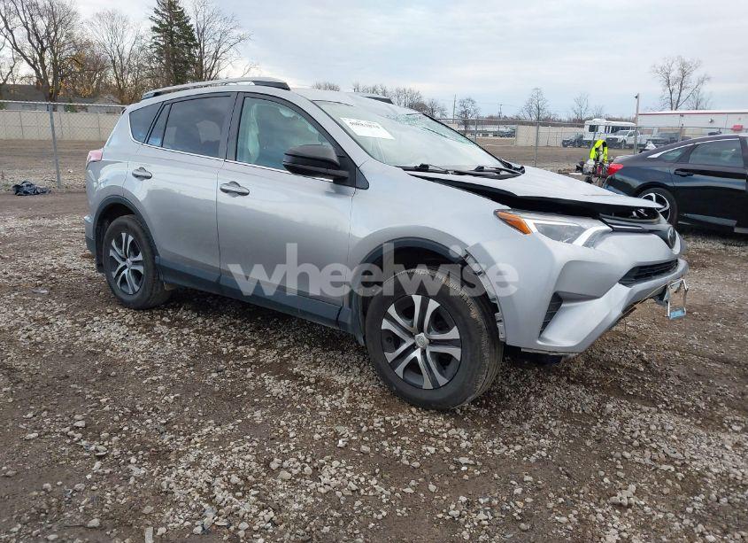 2018 Toyota Rav4 LE (VIN 2T3BFREV6JW721534) main photo