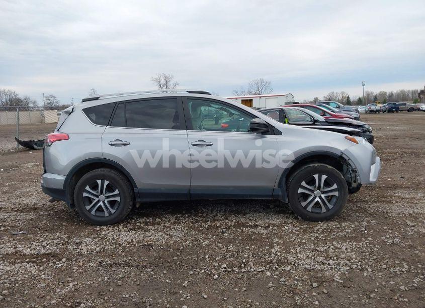 Photo 13 of 2018 Toyota Rav4 LE (VIN 2T3BFREV6JW721534)
