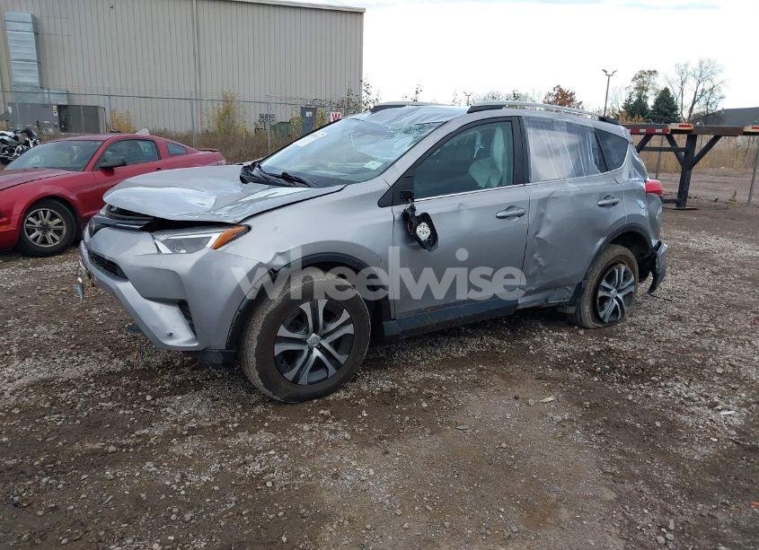 Photo 2 of 2018 Toyota Rav4 LE (VIN 2T3BFREV6JW721534)