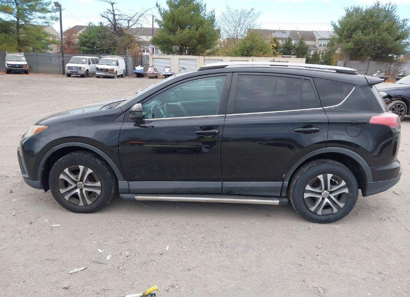 Photo 14 of 2018 Toyota Rav4 LE (VIN 2T3BFREV6JW740715)