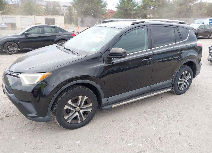 Photo 2 of 2018 Toyota Rav4 LE (VIN 2T3BFREV6JW740715)