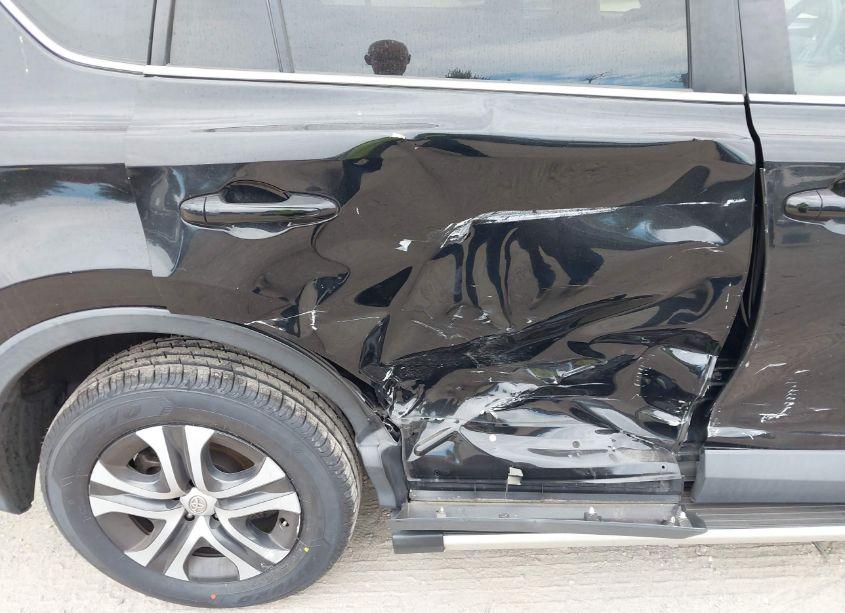 Photo 6 of 2018 Toyota Rav4 LE (VIN 2T3BFREV6JW740715)