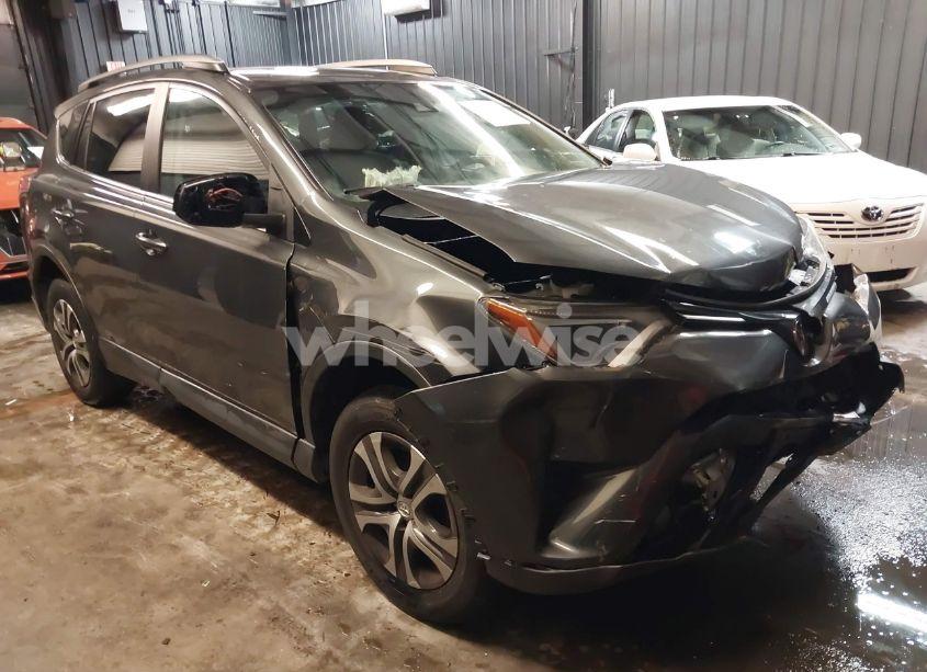 2018 Toyota Rav4 LE (VIN 2T3BFREV6JW773424) main photo