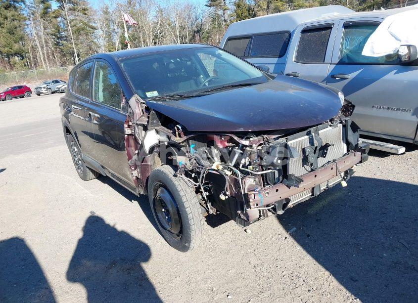 2018 Toyota Rav4 LE (VIN 2T3BFREV6JW821813) main photo