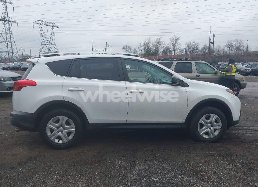 Photo 13 of 2015 Toyota Rav4 LE (VIN 2T3BFREV7FW318038)