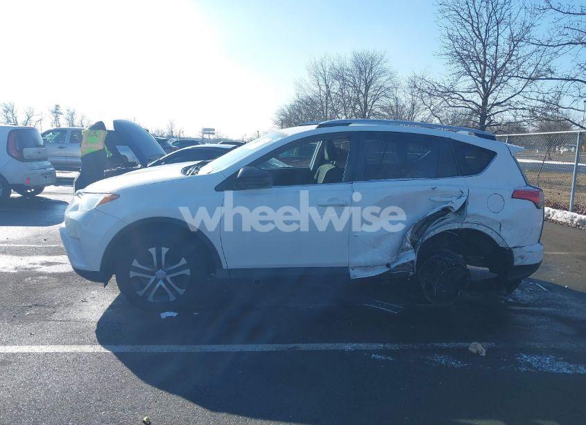 Photo 14 of 2016 Toyota Rav4 LE (VIN 2T3BFREV7GW450735)