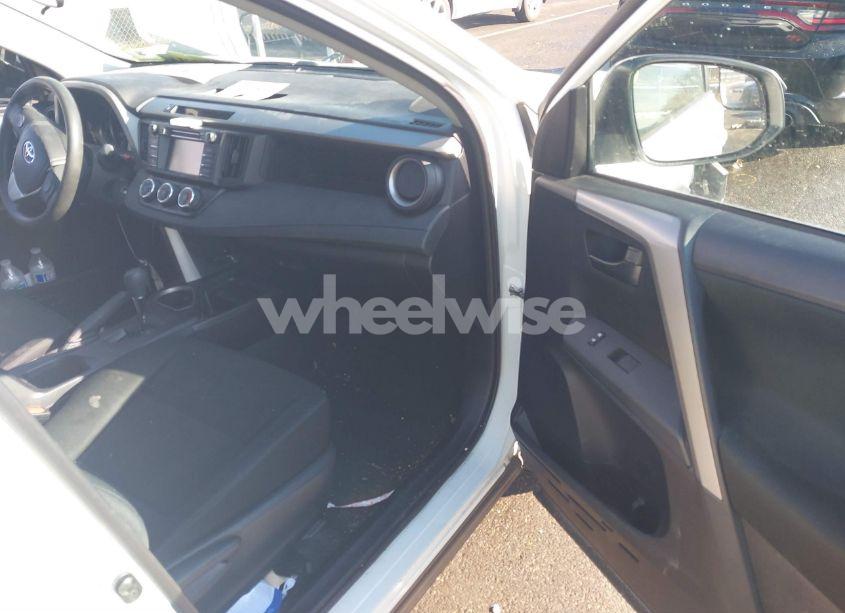 Photo 5 of 2016 Toyota Rav4 LE (VIN 2T3BFREV7GW450735)