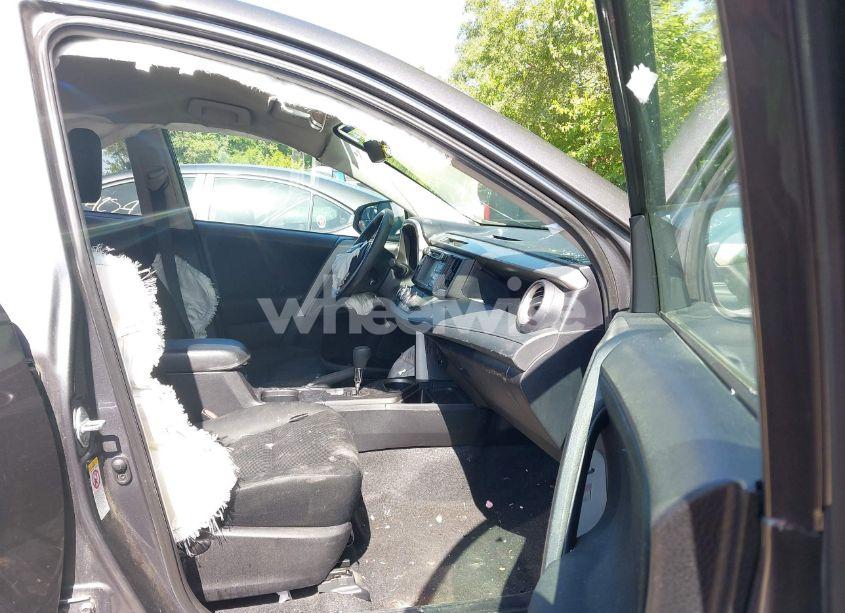 Photo 5 of 2016 Toyota Rav4 LE (VIN 2T3BFREV7GW453859)