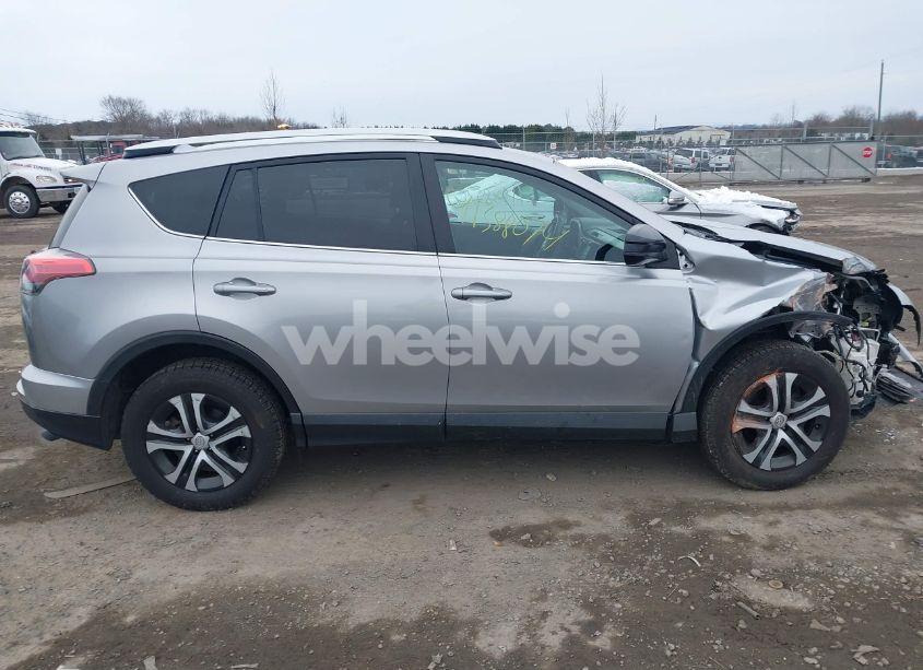 Photo 13 of 2016 Toyota Rav4 LE (VIN 2T3BFREV7GW508908)