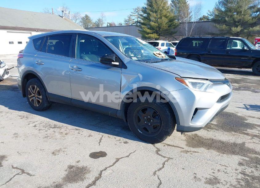2018 Toyota Rav4 LE (VIN 2T3BFREV7JW728587) main photo