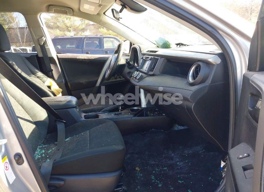 Photo 5 of 2018 Toyota Rav4 LE (VIN 2T3BFREV7JW728587)