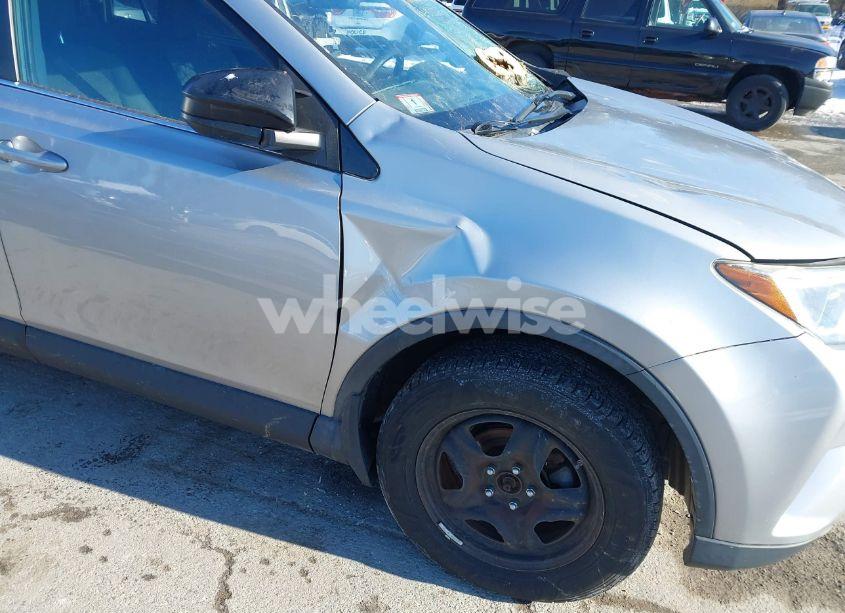 Photo 6 of 2018 Toyota Rav4 LE (VIN 2T3BFREV7JW728587)