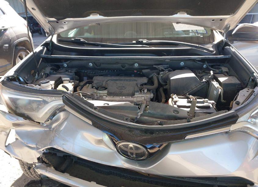 Photo 10 of 2018 Toyota Rav4 LE (VIN 2T3BFREV7JW780804)