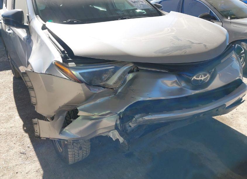 Photo 6 of 2018 Toyota Rav4 LE (VIN 2T3BFREV7JW780804)