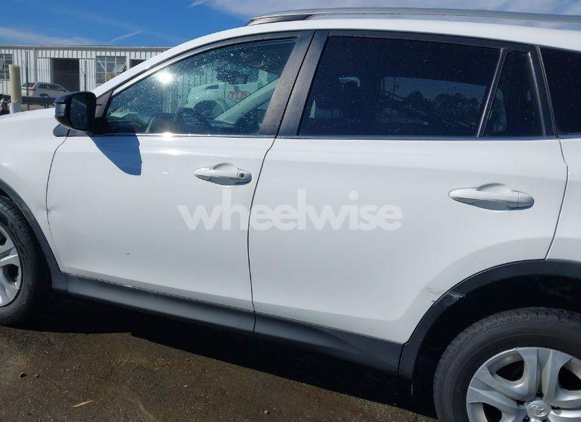 Photo 14 of 2015 Toyota Rav4 LE (VIN 2T3BFREV8FW305542)