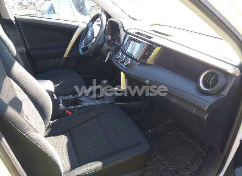Photo 5 of 2015 Toyota Rav4 LE (VIN 2T3BFREV8FW305542)