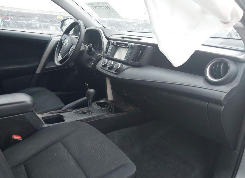 Photo 5 of 2016 Toyota Rav4 LE (VIN 2T3BFREV8GW463073)