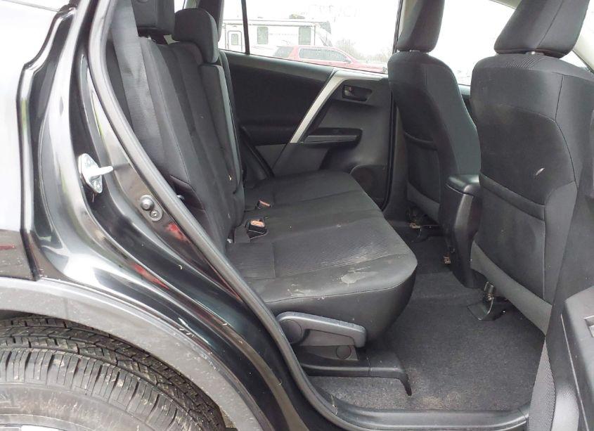Photo 8 of 2016 Toyota Rav4 LE (VIN 2T3BFREV8GW470296)