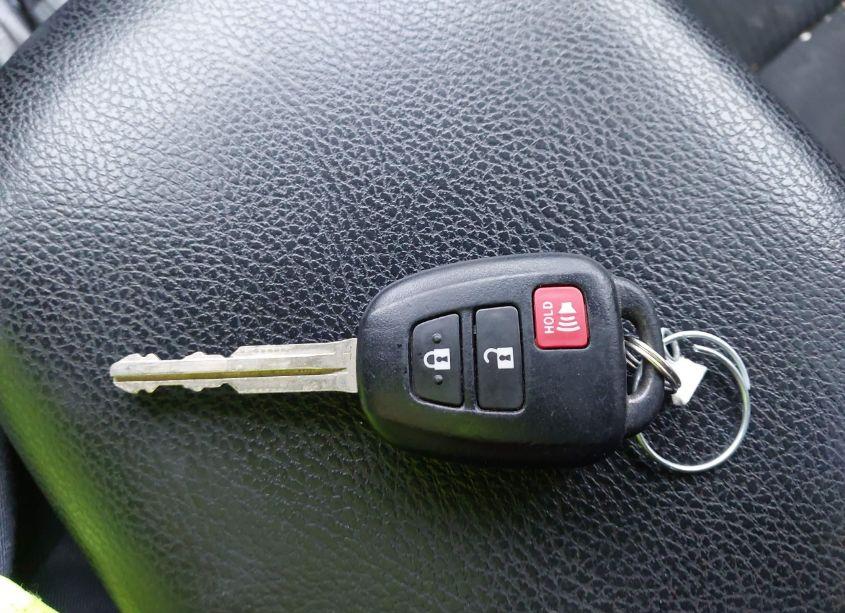 Photo 11 of 2016 Toyota Rav4 LE (VIN 2T3BFREV8GW492928)