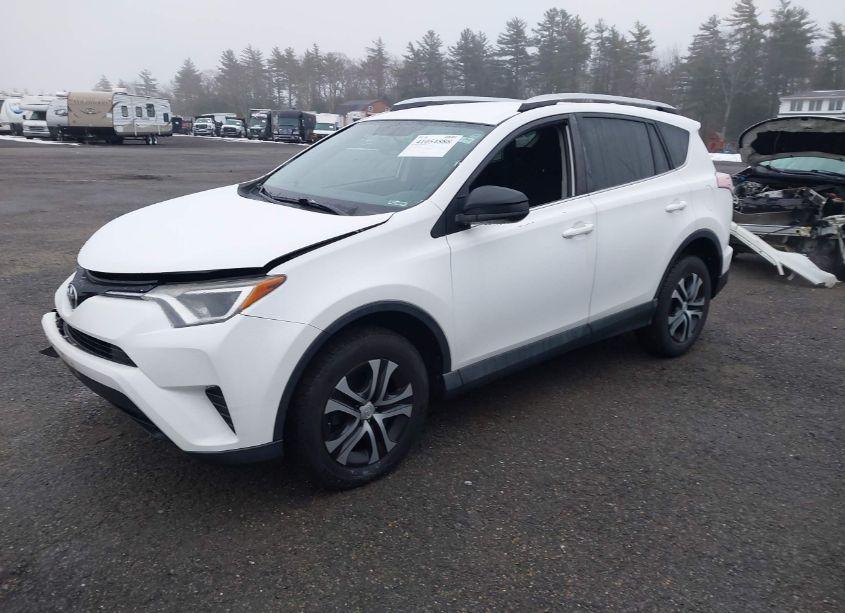 Photo 2 of 2016 Toyota Rav4 LE (VIN 2T3BFREV8GW492928)