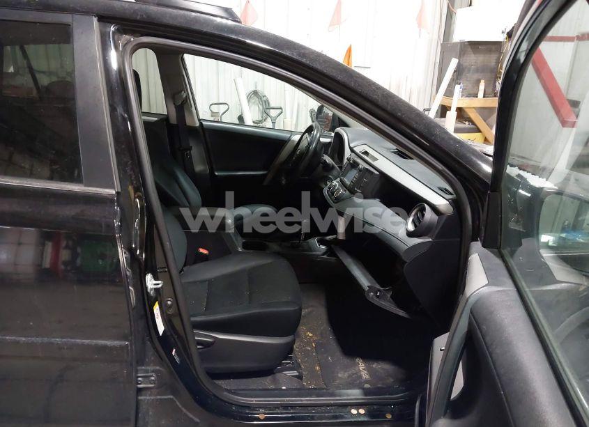 Photo 5 of 2016 Toyota Rav4 LE (VIN 2T3BFREV8GW512966)