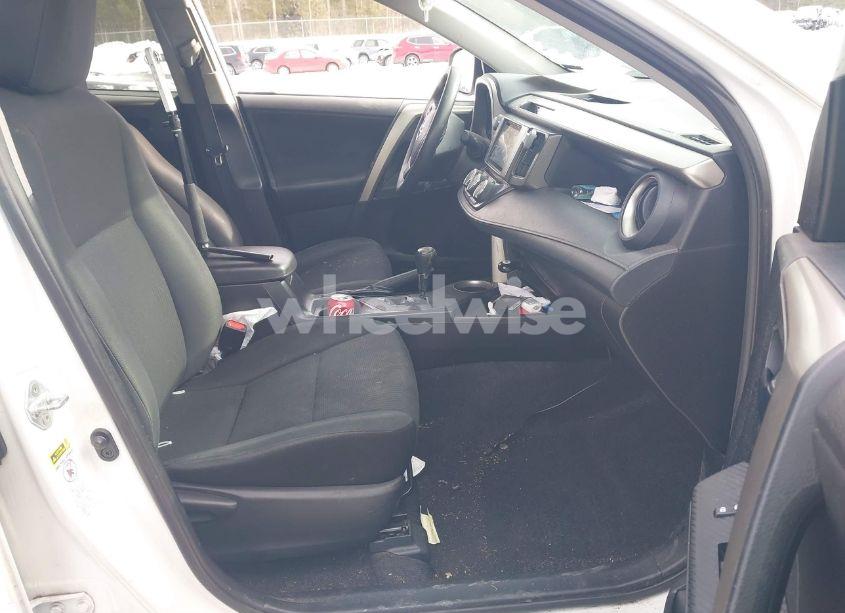 Photo 5 of 2014 Toyota Rav4 LE (VIN 2T3BFREV9EW163636)