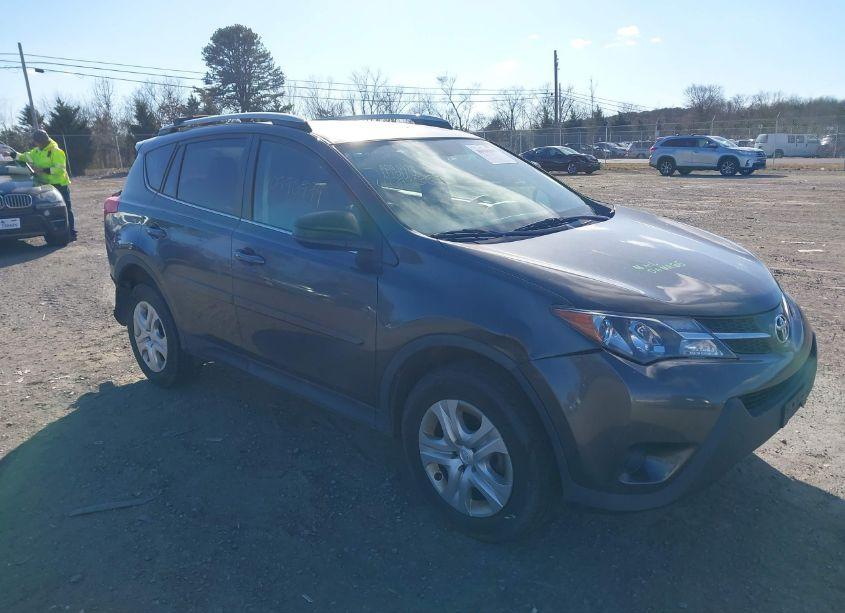 2015 Toyota Rav4 LE (VIN 2T3BFREV9FW250504) main photo