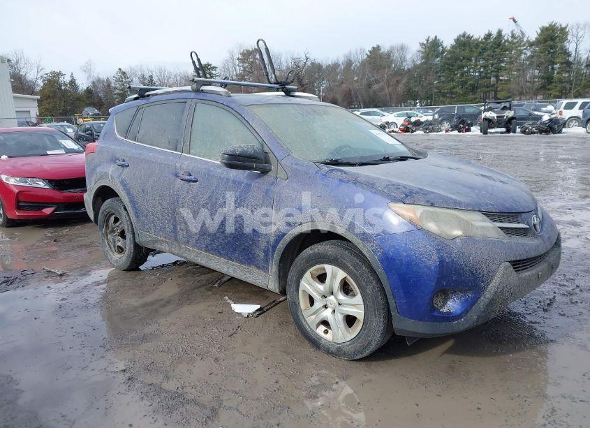 2015 Toyota Rav4 LE (VIN 2T3BFREV9FW255198) main photo