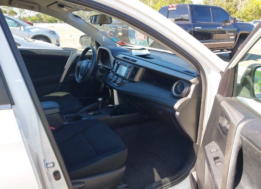 Photo 5 of 2015 Toyota Rav4 LE (VIN 2T3BFREV9FW279145)