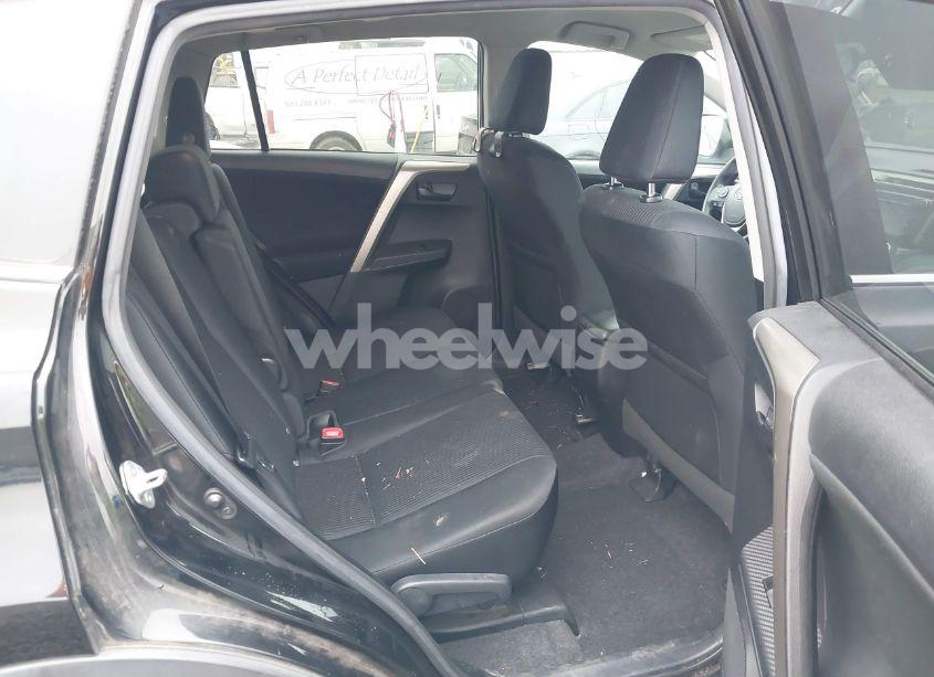 Photo 8 of 2015 Toyota Rav4 LE (VIN 2T3BFREV9FW397440)