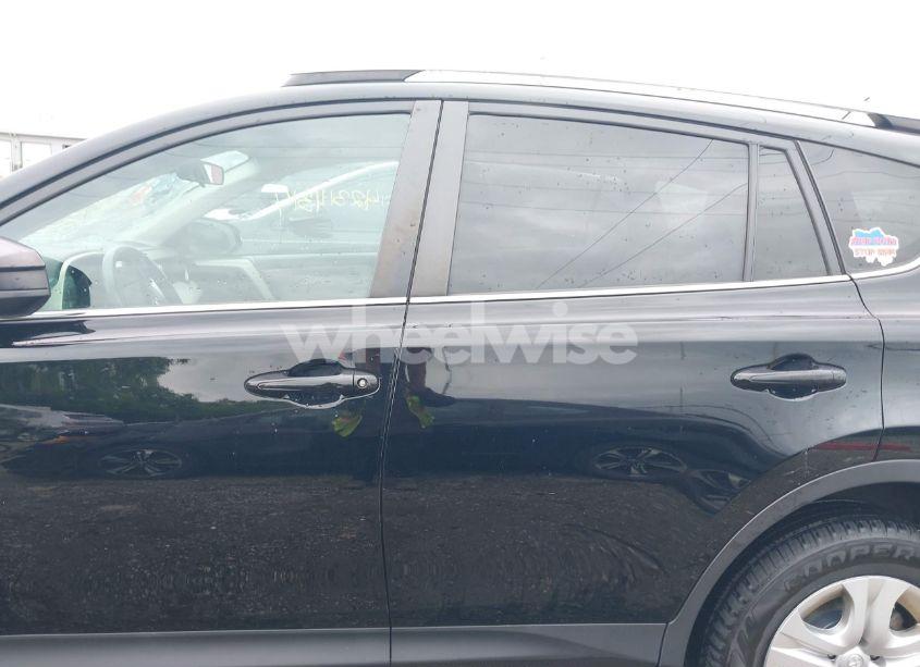 Photo 14 of 2015 Toyota Rav4 LE (VIN 2T3BFREV9FW406685)