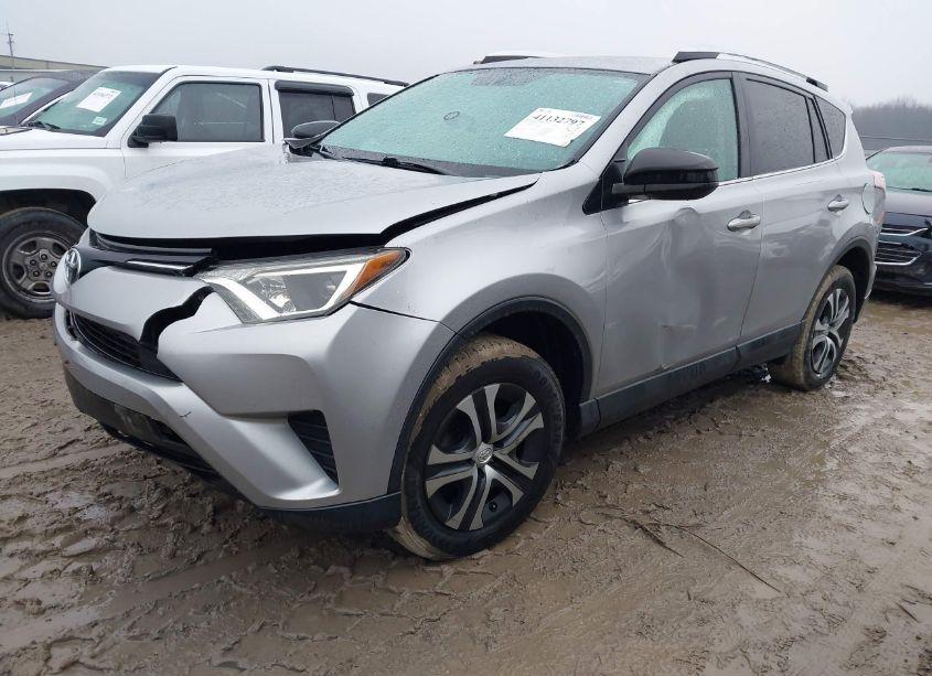 Photo 2 of 2016 Toyota Rav4 LE (VIN 2T3BFREV9GW411550)