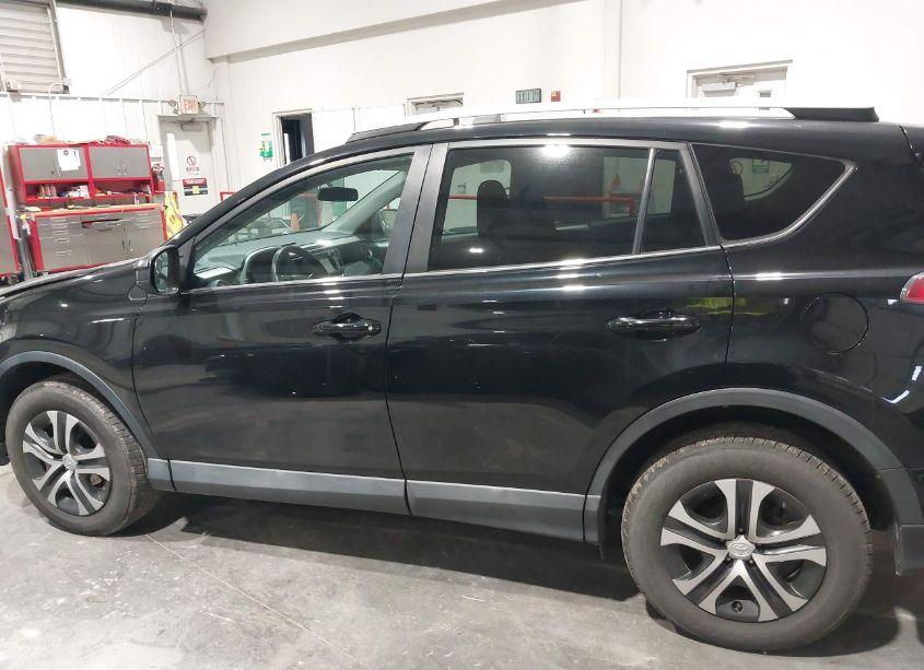 Photo 14 of 2016 Toyota Rav4 LE (VIN 2T3BFREV9GW457122)