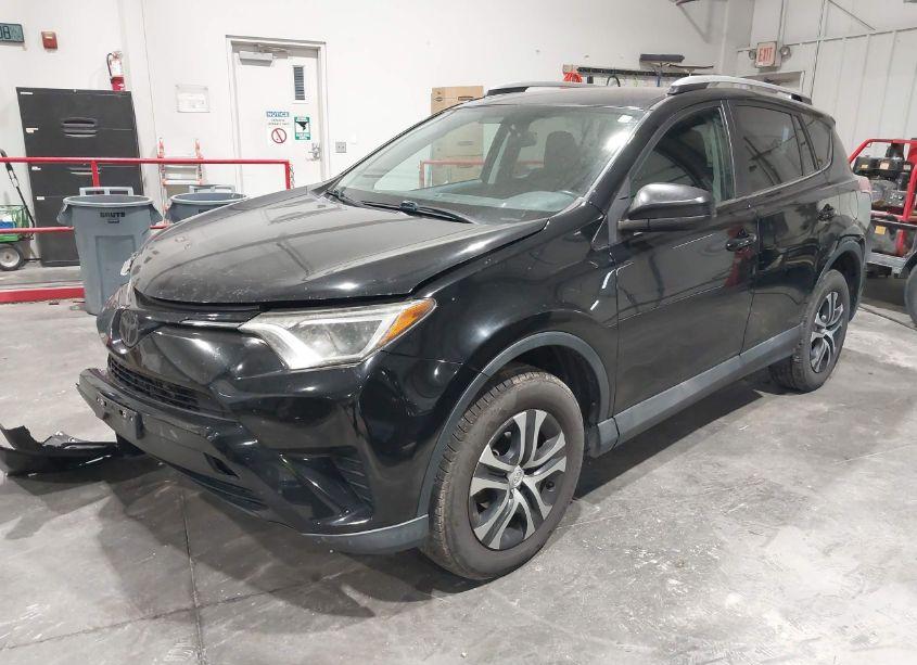 Photo 2 of 2016 Toyota Rav4 LE (VIN 2T3BFREV9GW457122)
