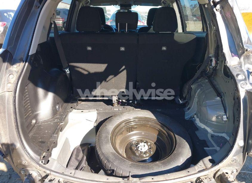 Photo 18 of 2018 Toyota Rav4 LE (VIN 2T3BFREV9JW762742)