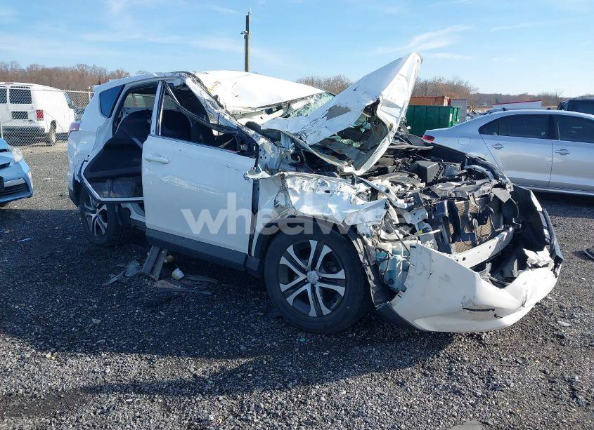 2018 Toyota Rav4 LE (VIN 2T3BFREV9JW846981) main photo