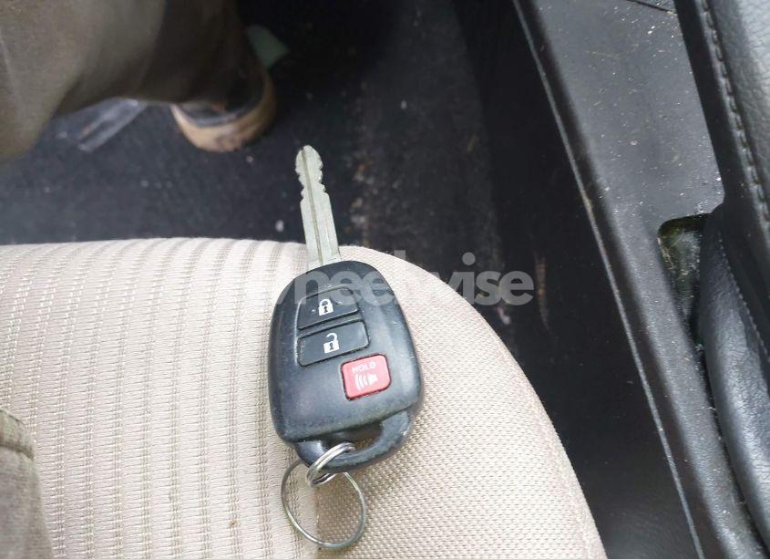 Photo 11 of 2013 Toyota Rav4 LE (VIN 2T3BFREVXDW103931)