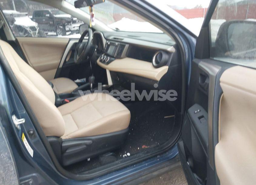 Photo 5 of 2013 Toyota Rav4 LE (VIN 2T3BFREVXDW103931)