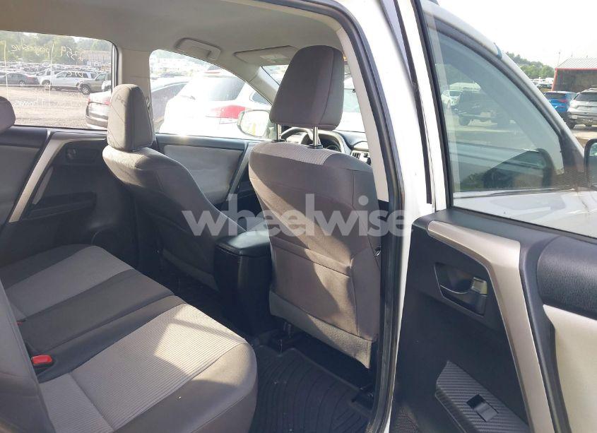 Photo 8 of 2015 Toyota Rav4 LE (VIN 2T3BFREVXFW304957)