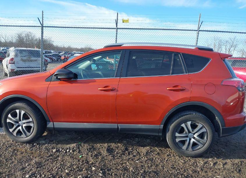 Photo 14 of 2016 Toyota Rav4 LE (VIN 2T3BFREVXGW439292)