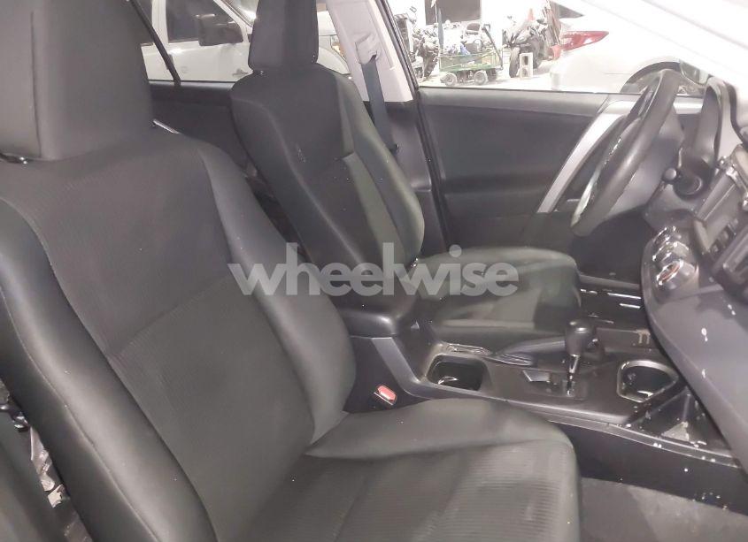 Photo 8 of 2018 Toyota Rav4 LE (VIN 2T3BFREVXJW780179)