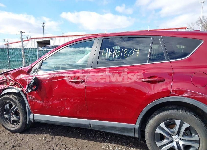 Photo 14 of 2018 Toyota Rav4 LE (VIN 2T3BFREVXJW852515)