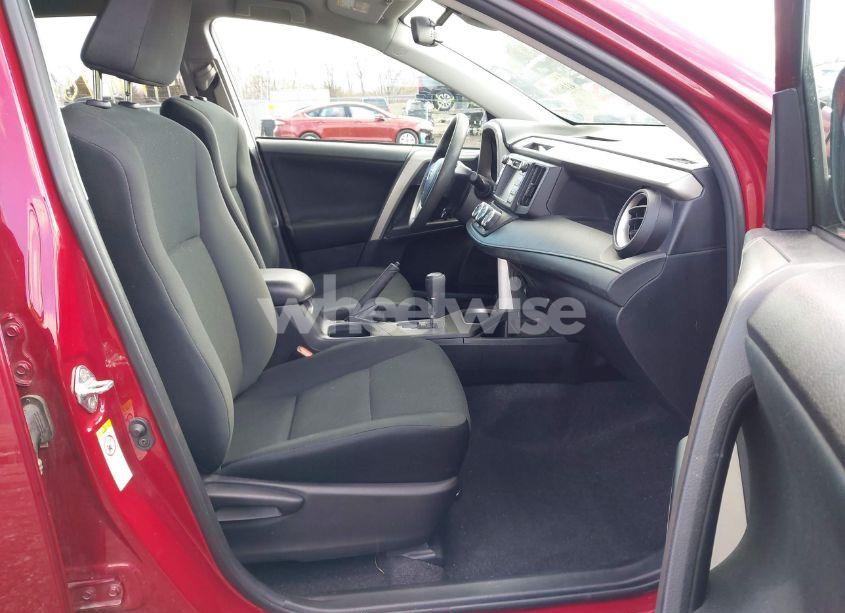 Photo 5 of 2018 Toyota Rav4 LE (VIN 2T3BFREVXJW852515)