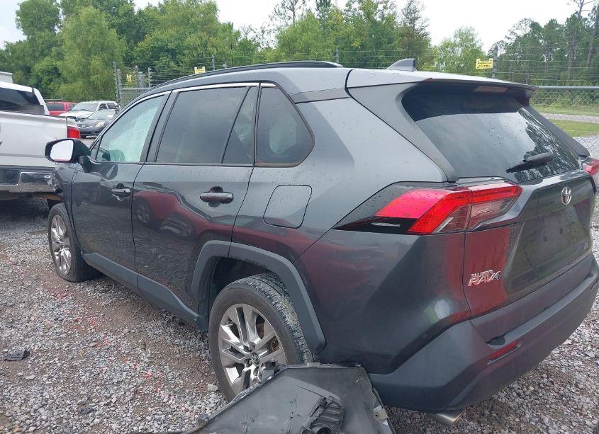 Photo 3 of 2020 Toyota Rav4 XLE PREMIUM (VIN 2T3C1RFV0LC054742)