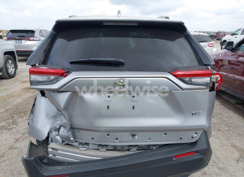 Photo 16 of 2020 Toyota Rav4 XLE PREMIUM (VIN 2T3C1RFV0LW082121)