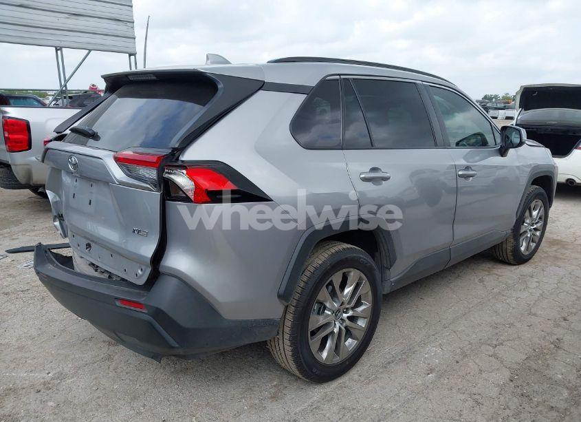 Photo 4 of 2020 Toyota Rav4 XLE PREMIUM (VIN 2T3C1RFV0LW082121)