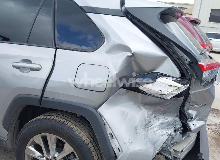 Photo 6 of 2020 Toyota Rav4 XLE PREMIUM (VIN 2T3C1RFV0LW082121)