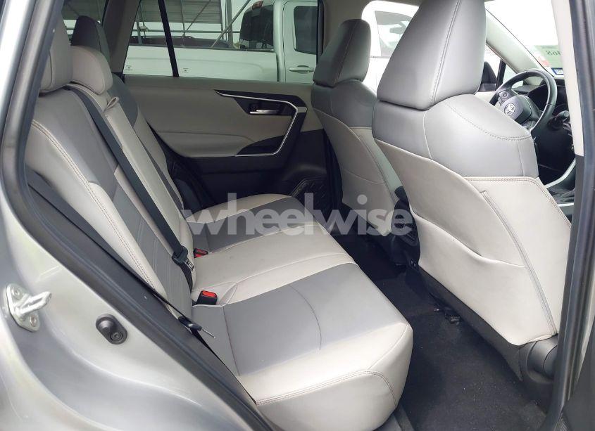 Photo 8 of 2020 Toyota Rav4 XLE PREMIUM (VIN 2T3C1RFV0LW082121)