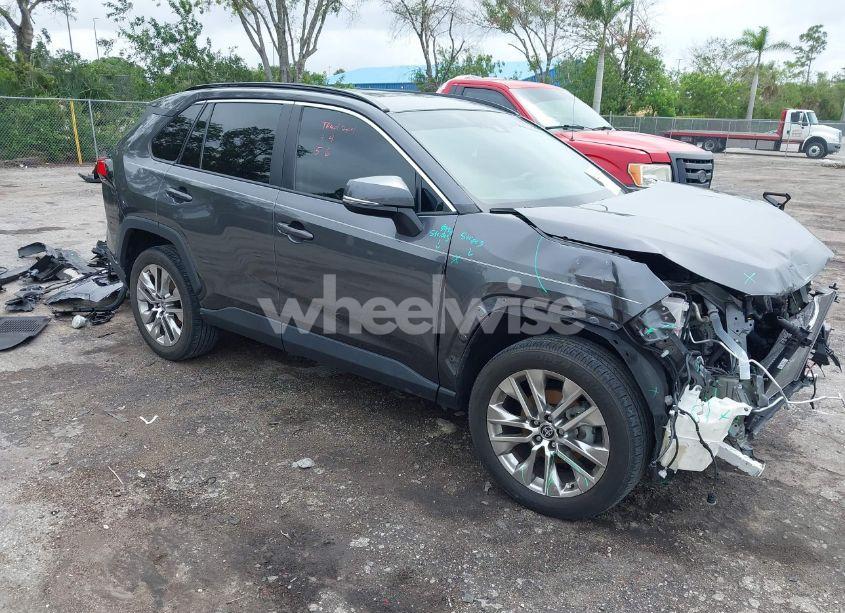 2021 Toyota Rav4 XLE PREMIUM (VIN 2T3C1RFV0MC171416) main photo