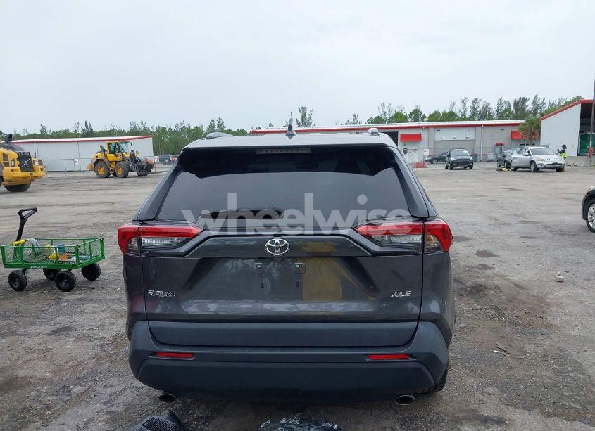 Photo 17 of 2021 Toyota Rav4 XLE PREMIUM (VIN 2T3C1RFV0MC171416)